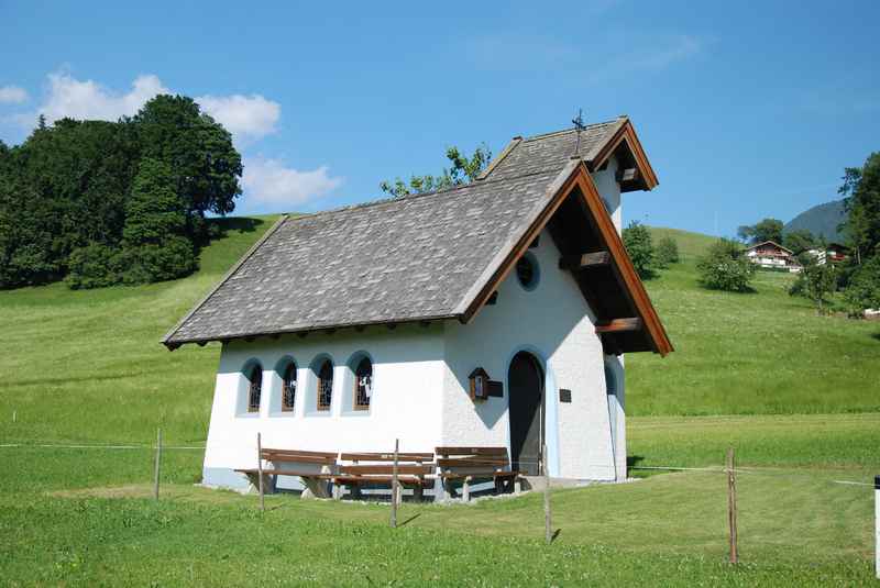 Am 10 Kapellenweg wandern und 10 solch beeindruckende Kapellen sehen: In Gallzein die Kreuzkapelle