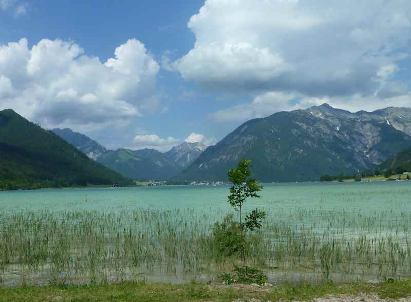 Am Achensee E-Biken in Tirol und das Karwendel bestaunen