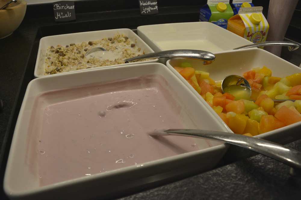 Ein Teil des gut sortierten Frühstücksbuffets im Hotel Auszeit am Achensee