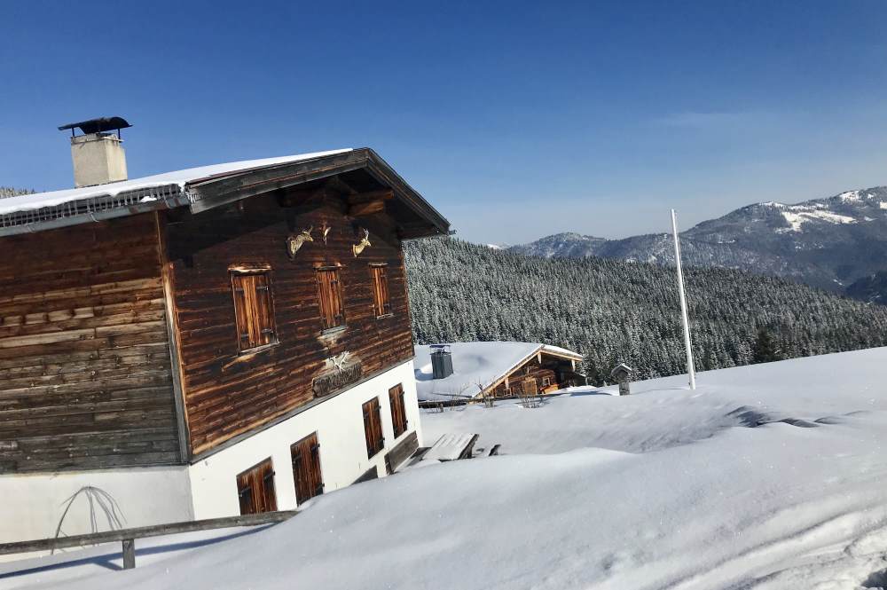 Die Falkenmoosalm liegt wunderbar im Karwendel und bietet diesen schönen Ausblick