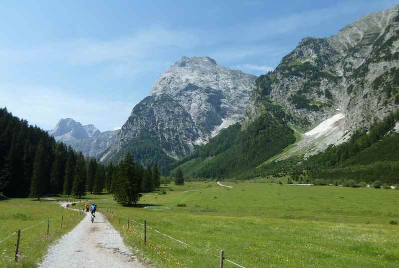 Leichte Biketour zur Gramaialm am Achensee, im Naturpark Karwendel