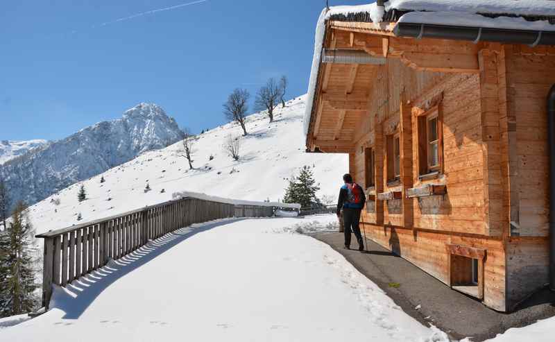 Das Zwischenziel der Schneeschuhwanderung am Achensee: Die Feilalm