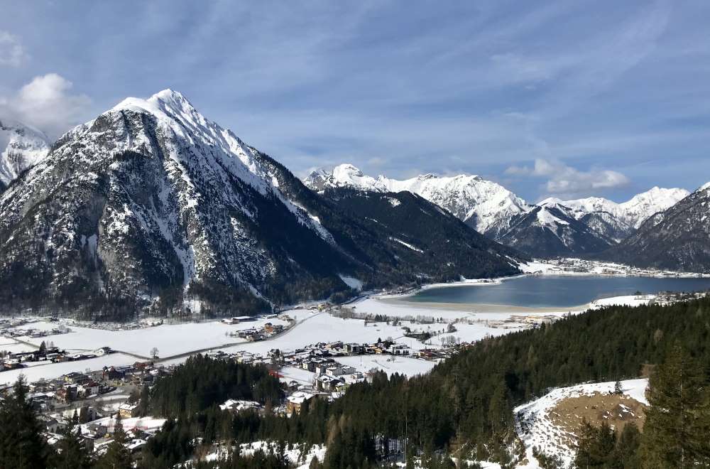 Winterwandern im Rofan mit Blick auf den Achensee und das Karwendel