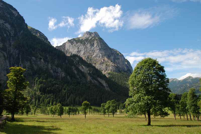 MTB Plumsjoch: Aus dem Bereich des Ahornboden abbiegen zum Plumsjoch - schöne MTB Tour 