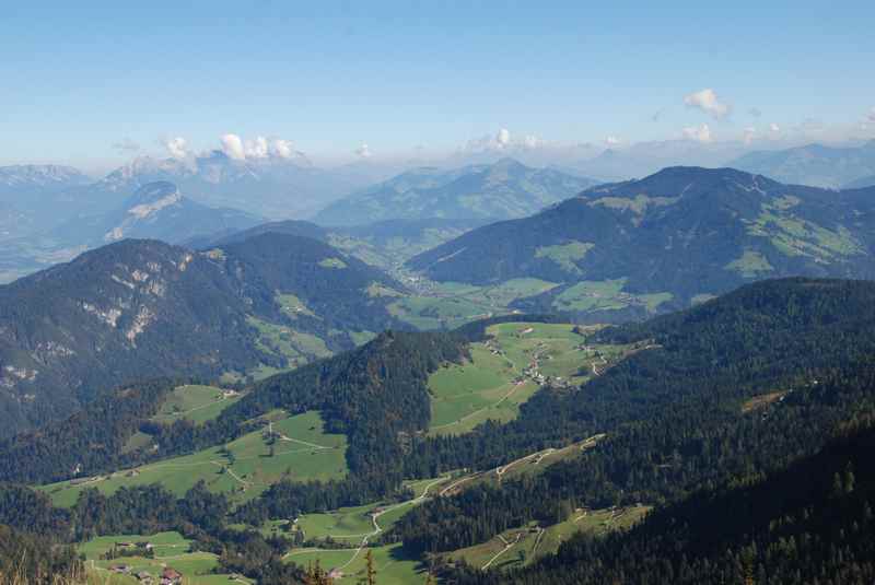 Aus Alpbach auf die Gratlspitz wandern und den Blick über die Wildschönau schweifen lassen