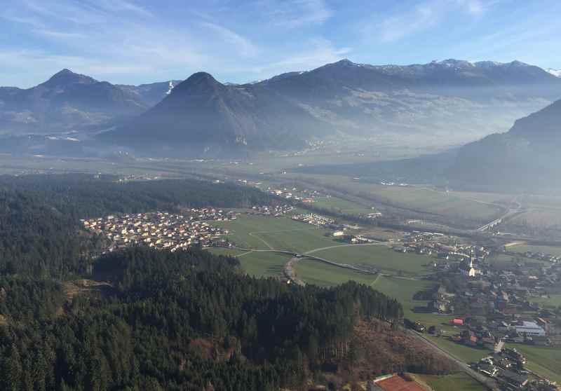 Das ist die Aussicht von der Kanzelkehre auf das Inntal, Zillertal und Alpbachtal