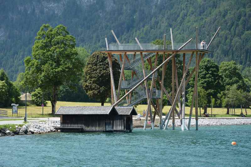 Achensee Aussichtsplattform: Die über 14 Meter hohe Aussichtsplattform über dem Achensee in Pertisau