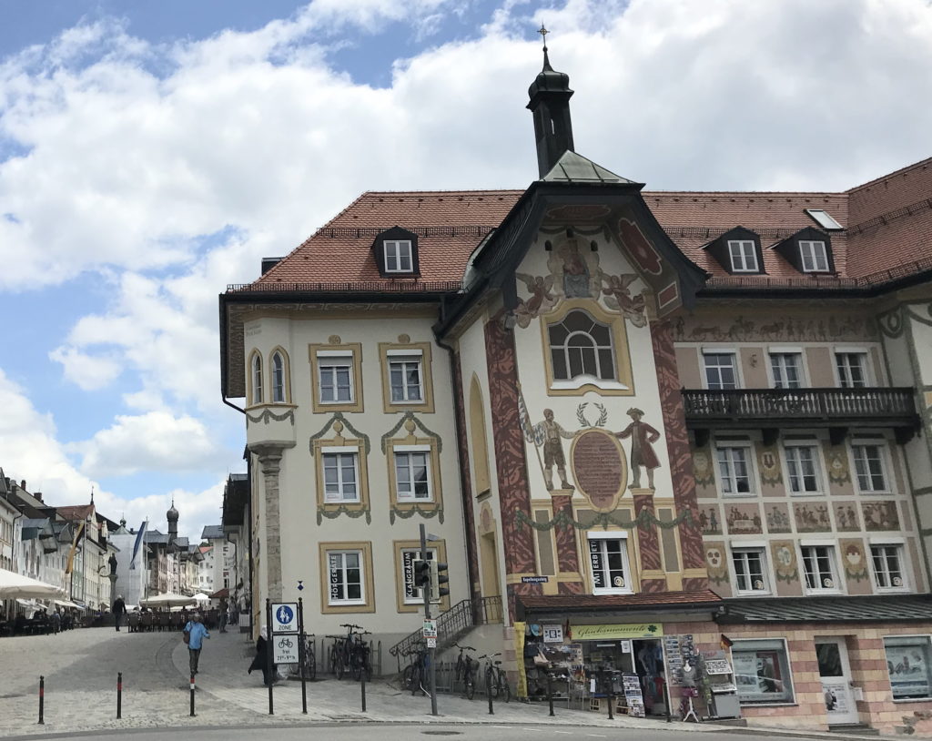 Bad Tölz Sehenswürdigkeiten - hier geht es in die Marktstraße hinein