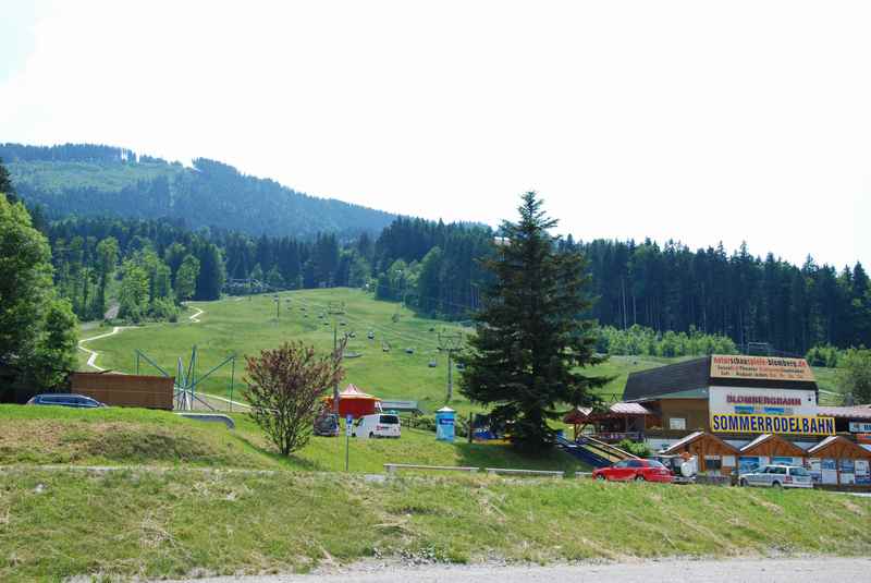 Das ist die Talstation der Blombergbahn - hier geht es mit dem Lift auf den Blomberg zum Rodeln