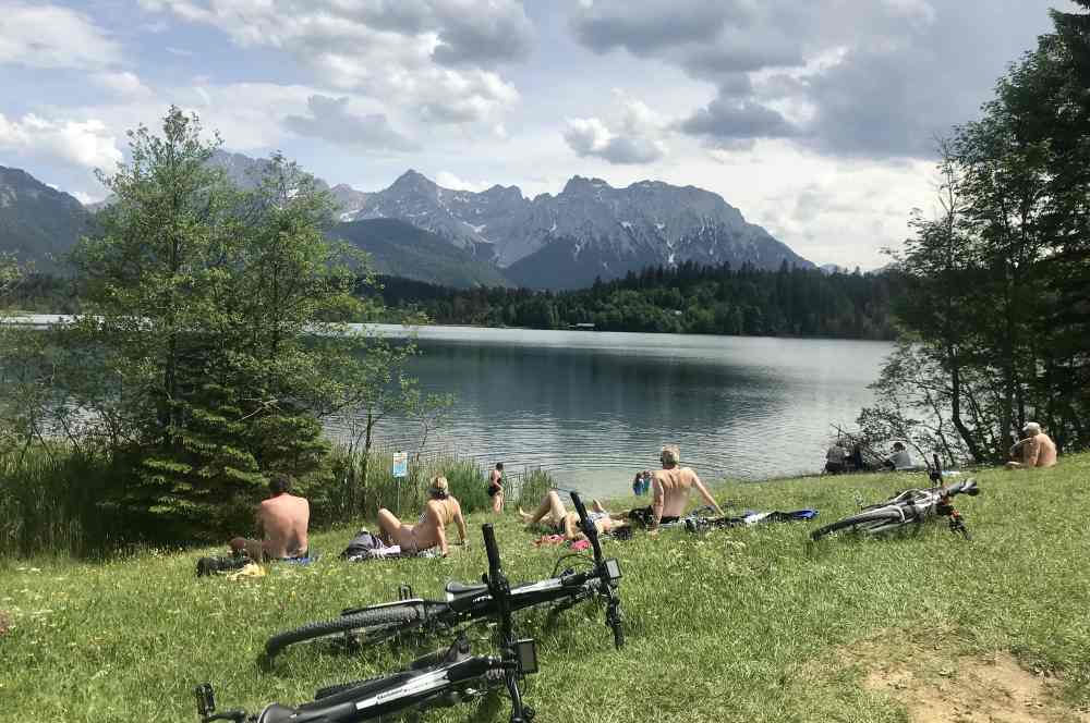 Mit dem Fahrrad zur Badewiese am Barmsee und entspannen