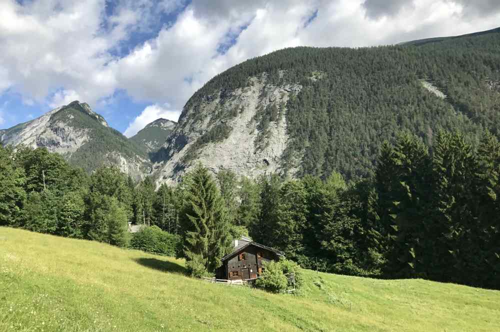  Das ist die Bärenrast-Hütte (nicht bewirtschaftet, privat) unterhalb vom Parkplatz