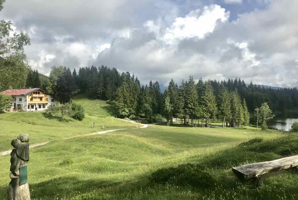 Der Berggasthof Wildensee direkt am See mit Essen, Trinken, Ferienwohnungen und Zimmern