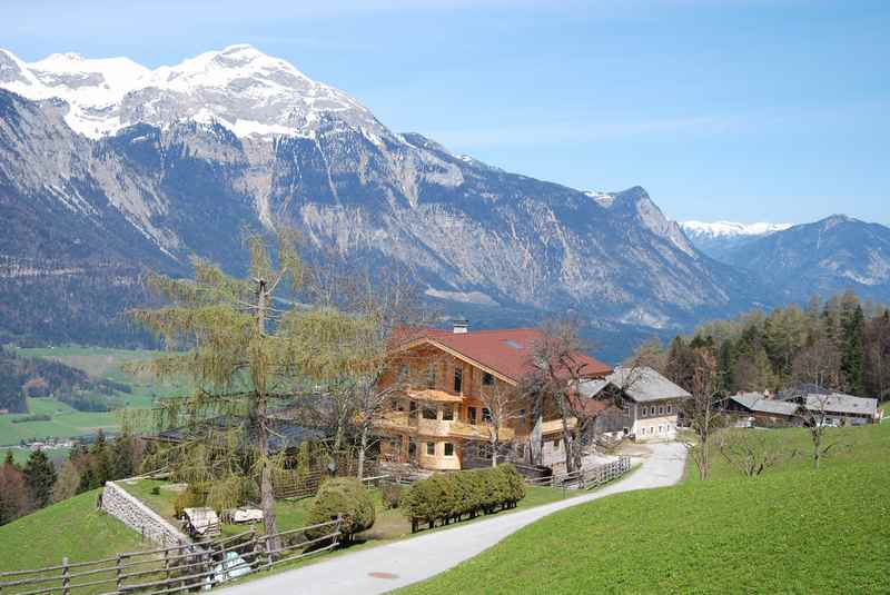 Auf dem Höhenwerg von Buch in Tirol mountainbiken nach Gallzein