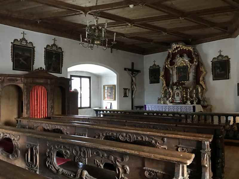 Die schöne Burgkapelle im Turm Mariastein