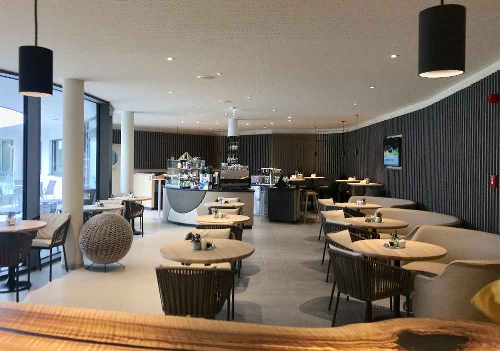 Im Penthouse SPA bei den Saunen: Das stilvolle Cafe