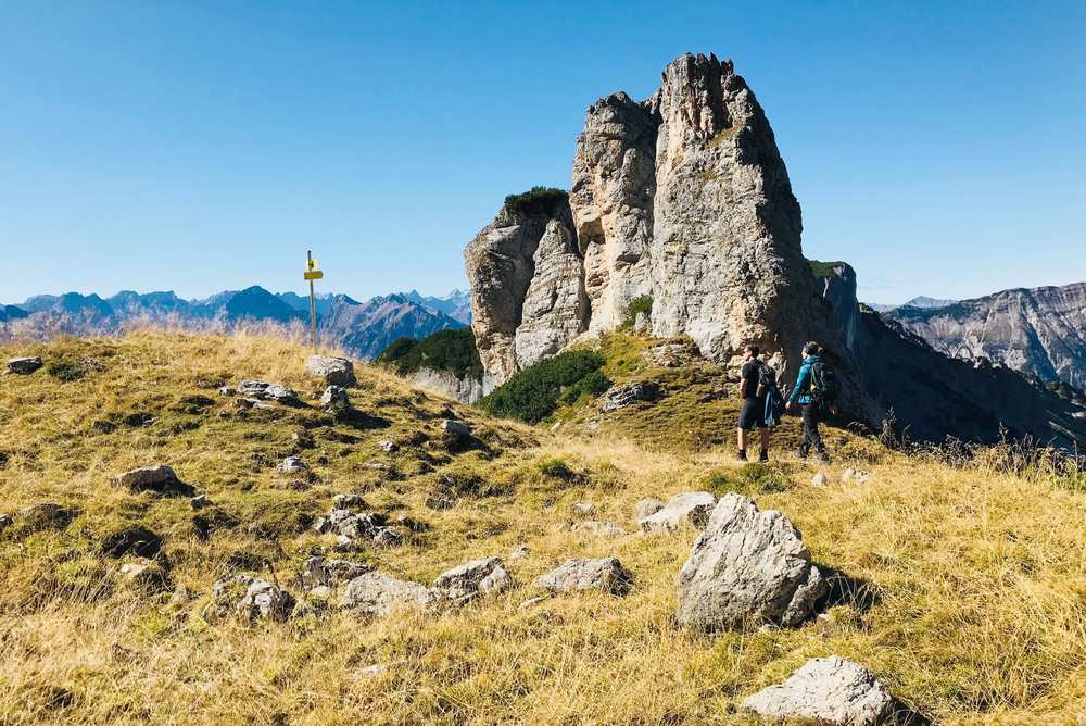 Von der Dalfazalm führt ein schöner Wanderweg zum steinernen Törl hinauf