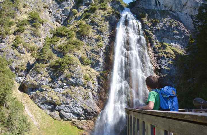 Der beeindruckende Dalfazer Wasserfall unterhalb der Dalfazalm