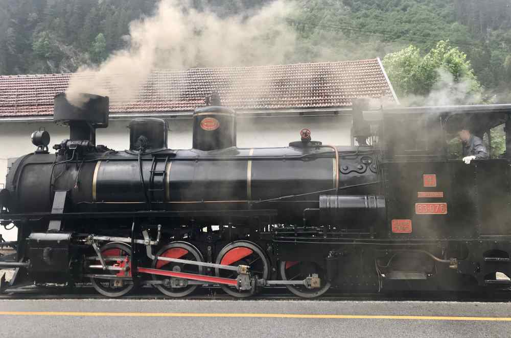 Der Dampfzug Zillertal - wie einem Bilderbuch entsprungen! Eine der Zillertal Sehenswürdigkeiten für jedermann.