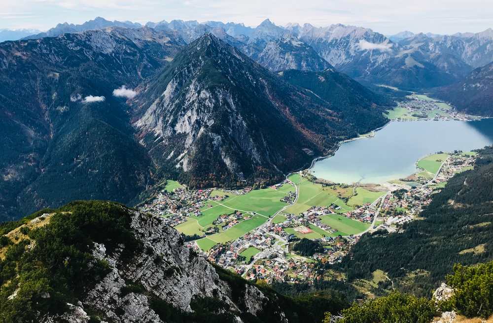 Das ist dein Ausbblick am Ebner Joch Gipfel Richtung Achensee und Karwendel