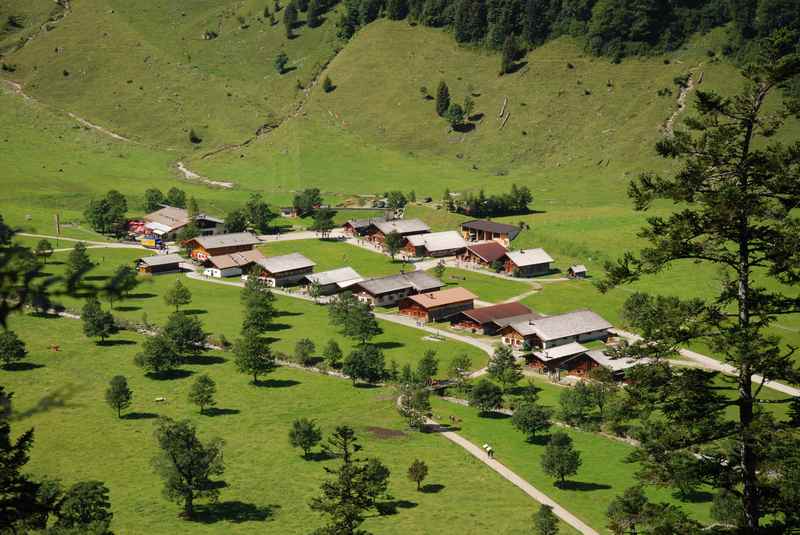 Die Engalm - das bekanntes Almdorf Eng im Karwendel am Ahornboden