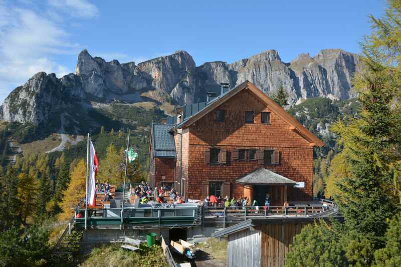 Rofan Tipp: So schön liegt die Erfurter Hütte im Rofangebirge in Tirol