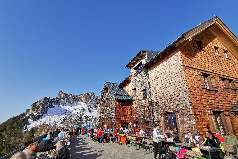 Die Sonnenterrasse der Erfurter Hütte - Winterziel für Skitouren, Schneeschuhwandern und Skifahren