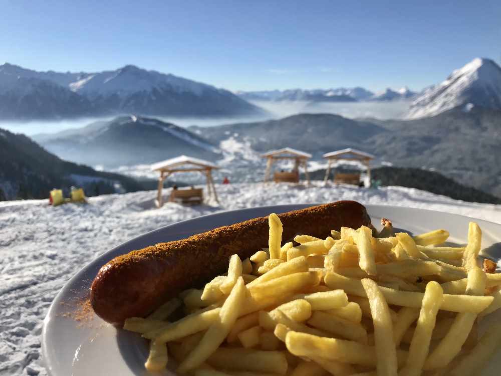 Essen mit Ausblick - auf der Rosshütte in Seefeld