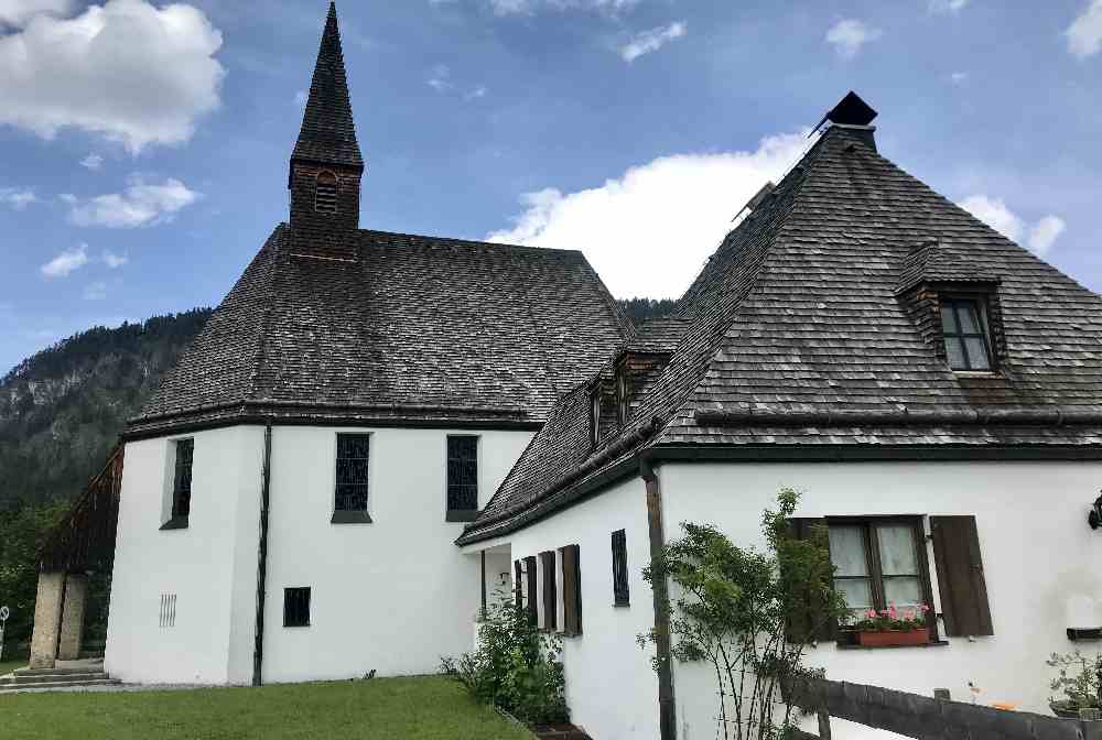 Der neu erbaute Ort Fall am Sylvensteinsee