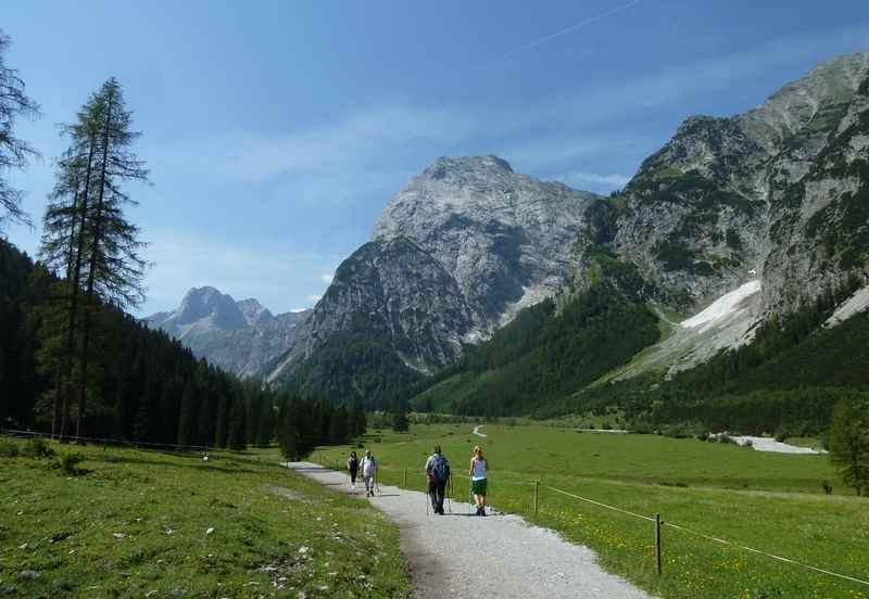 Zur Falzthurnalm wandern am Achensee in Pertisau, das schöne Falzthurntal