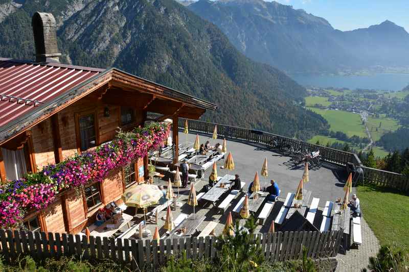 Die Feilalm im Karwendel - mit Blick auf den Achensee und Pertisau