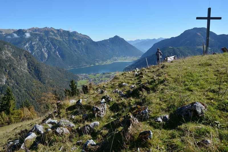 Von der Feilalm noch hinauf den Feilkopf wandern? Das Karwendel lohnt sich! 