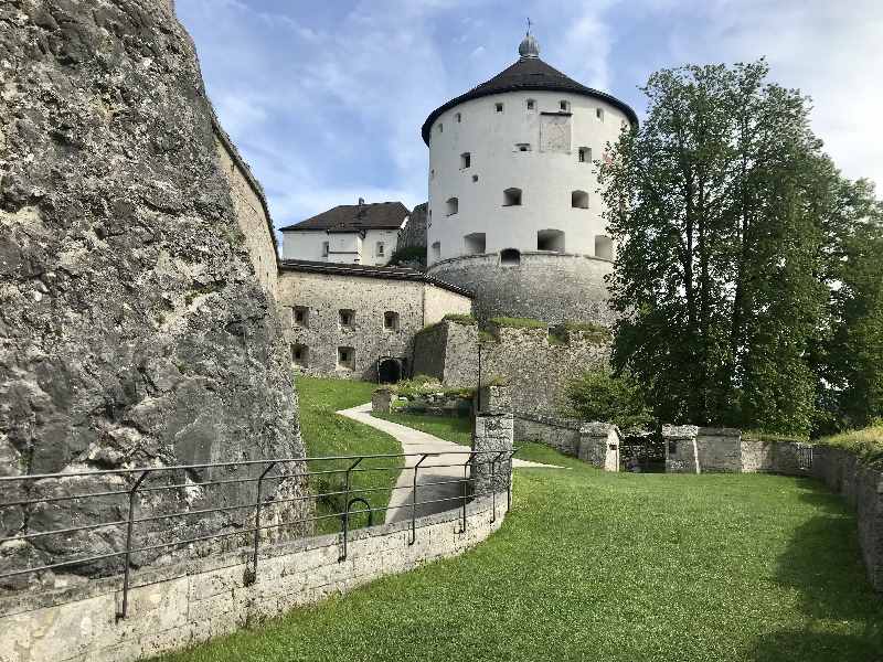 Festung Kufstein - das ist die weitläufige Anlage auf der bekanntesten Sehenswürdigkeit der Stadt