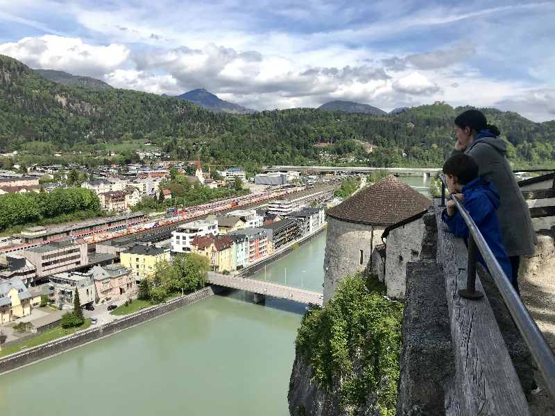 Die Festung Kufstein, tolle Festung über der Stadt, gehört zu den Top - Sehenswürdigkeiten in Tirol 