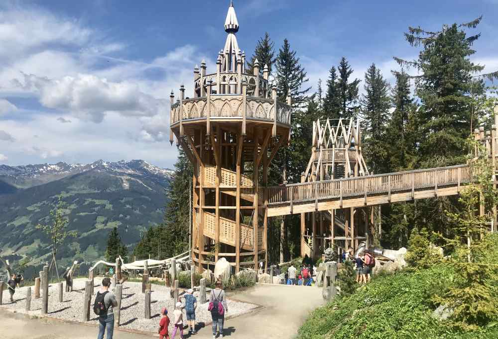 Eine der meistbesuchten Zillertal Sehenswürdigkeiten - das Fichtenschloss in Zell am Ziller