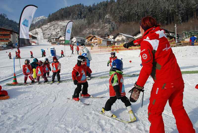 Der Film über den Kinderskikurs im Karwendel, in Stans