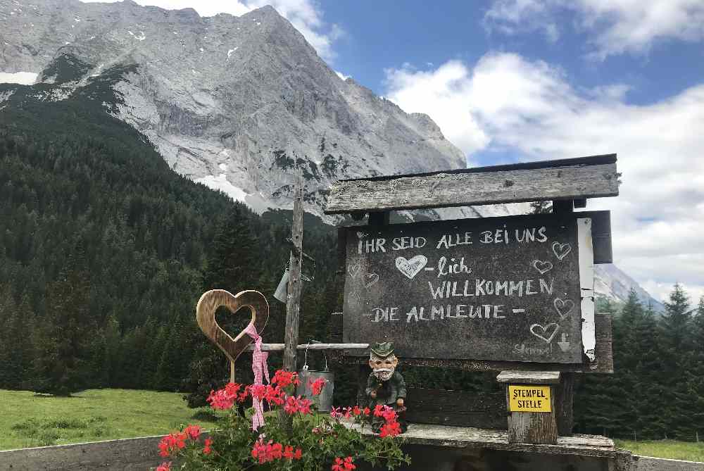 Im Sommer haben die Almen im Gaistal zum Einkehren geöffnet