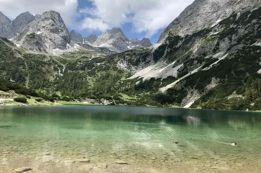 Der Seebensee mit seinem türkisgrünen Wasser ist das Ziel der E-Biketour durch das Gaistal