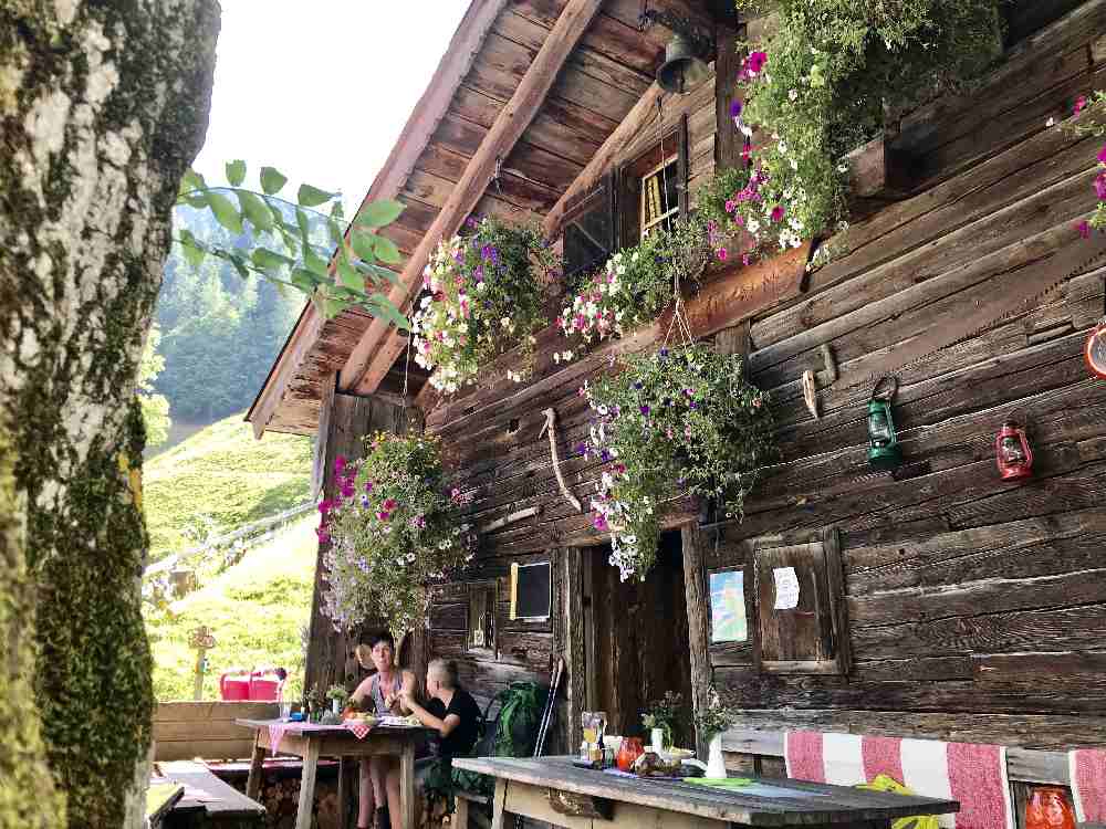 Das ist die urige Ganalm im Karwendel