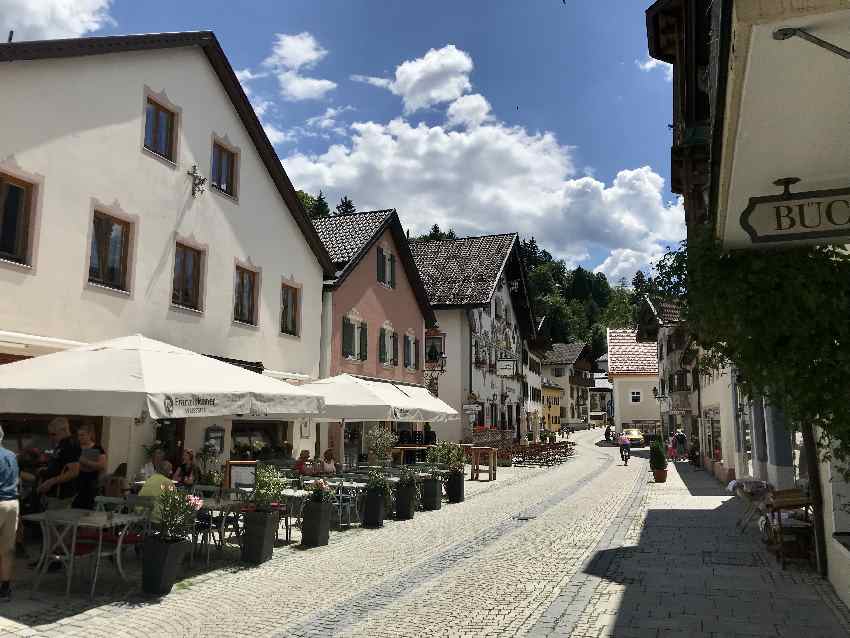 Garmisch Partenkirchen MTB - durch die Gassen zum Radweg Richtung Mittenwald