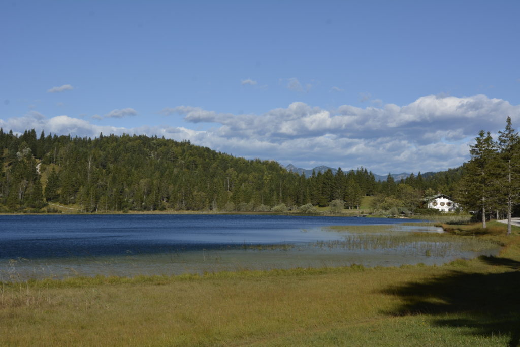 Gasthaus Ferchensee - diese Landschaft könntest du auch in Norwegen finden