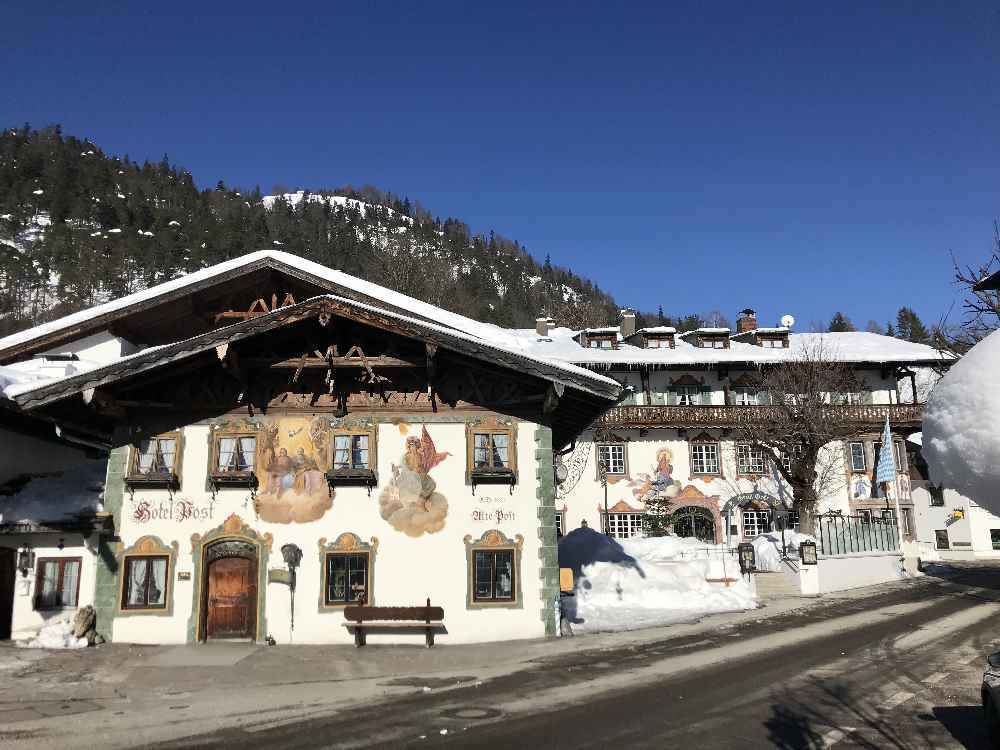 Der Start meiner Winterwanderung - beim Hotel - Gasthof Post in Wallgau