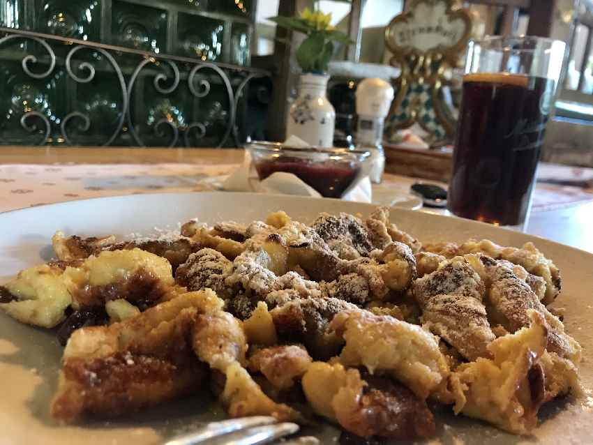 Bestelle dir unbedingt mal so einen Kaiserschmarrn