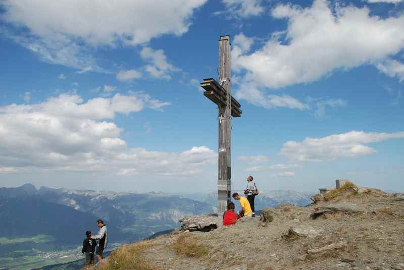 Und dann endlich oben am Gipfel, super Sicht auf das Karwendel, bis ins Inntal