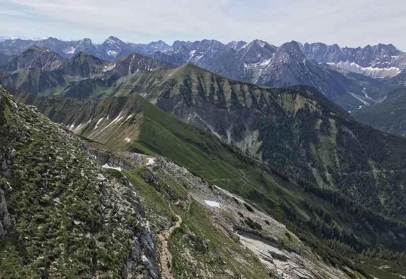 Das letzte Stück der Gipfelwanderung auf den Scharfreiter