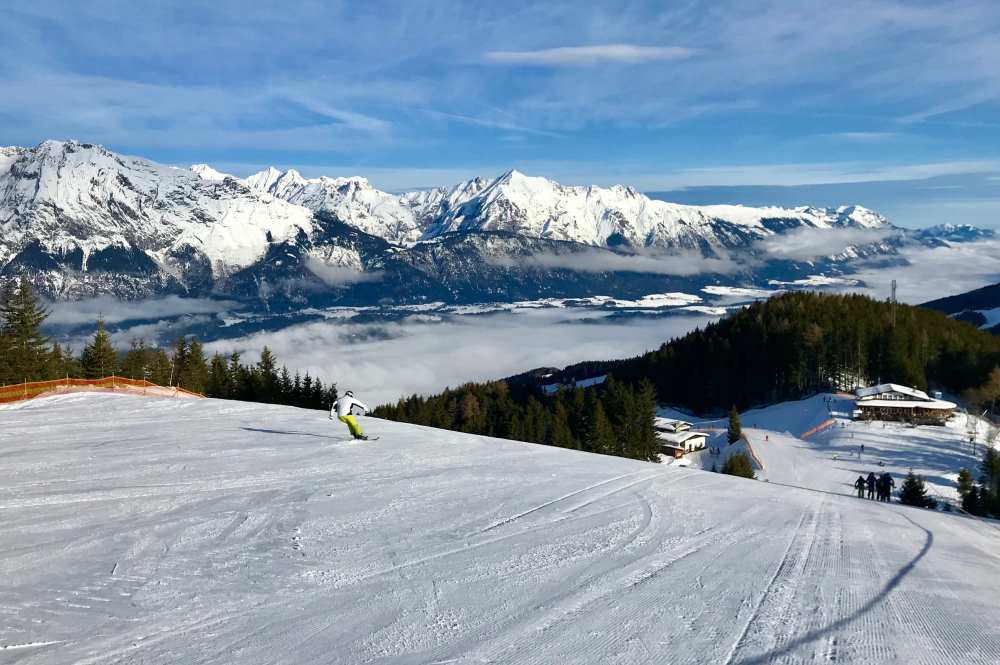 Glungezer Skitour: Der Aufstieg auf der Skipiste bietet viel Aussicht auf das Karwendel