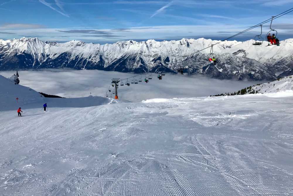 Das ist die Aussicht für die Skifahrer im Skigebiet Glungezer in Tirol