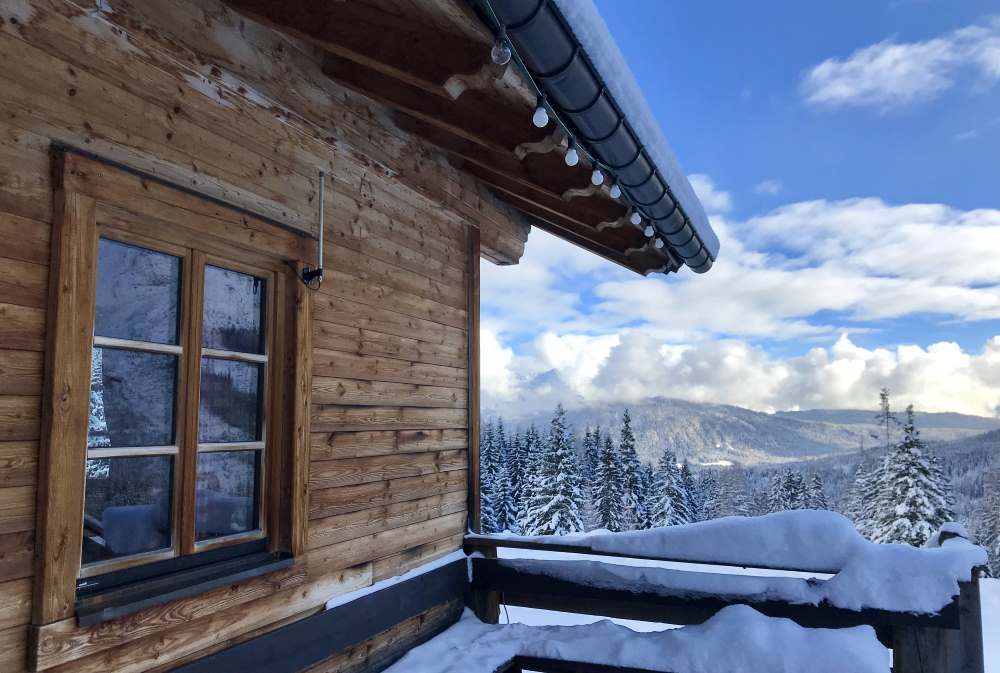 Das Ziel der Winterwanderung: Die Hämmermoosalm im Wettersteingebirge