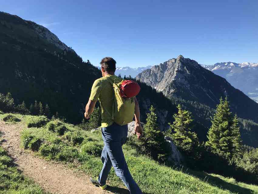 ... abwechselnd mit diesem Ausblick auf die Berge