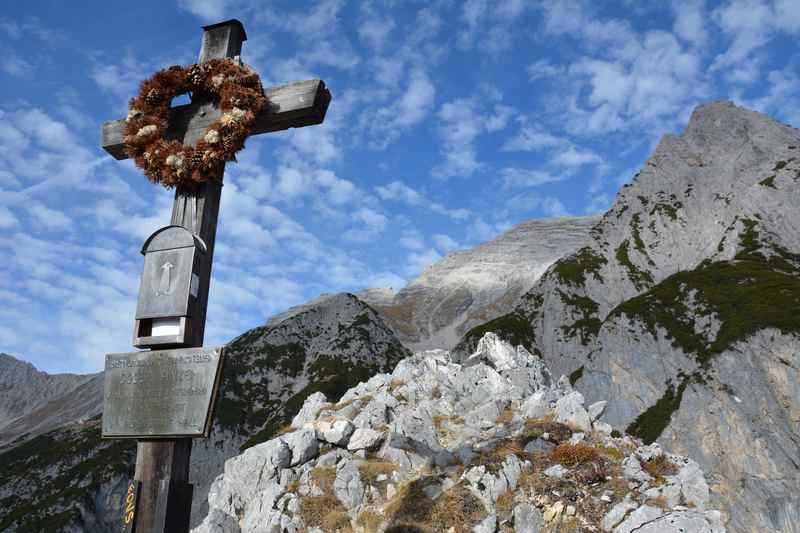 Vom Halltal wandern auf die Hüttenspitze im Karwendel