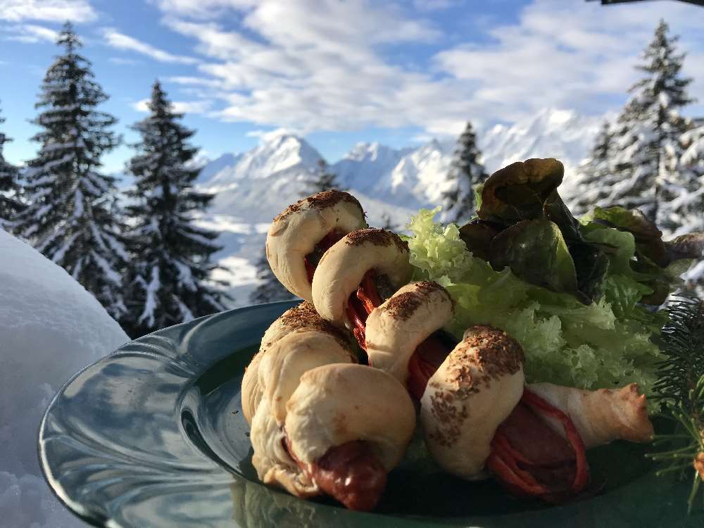 Das ist der Kellerjoch - Hot Dog beim Rodel Toni